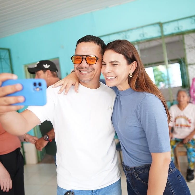 Selfie com moradores durante agenda no interior